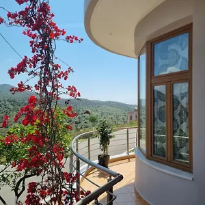 Besnik Brahimi Apartamento Ksamil